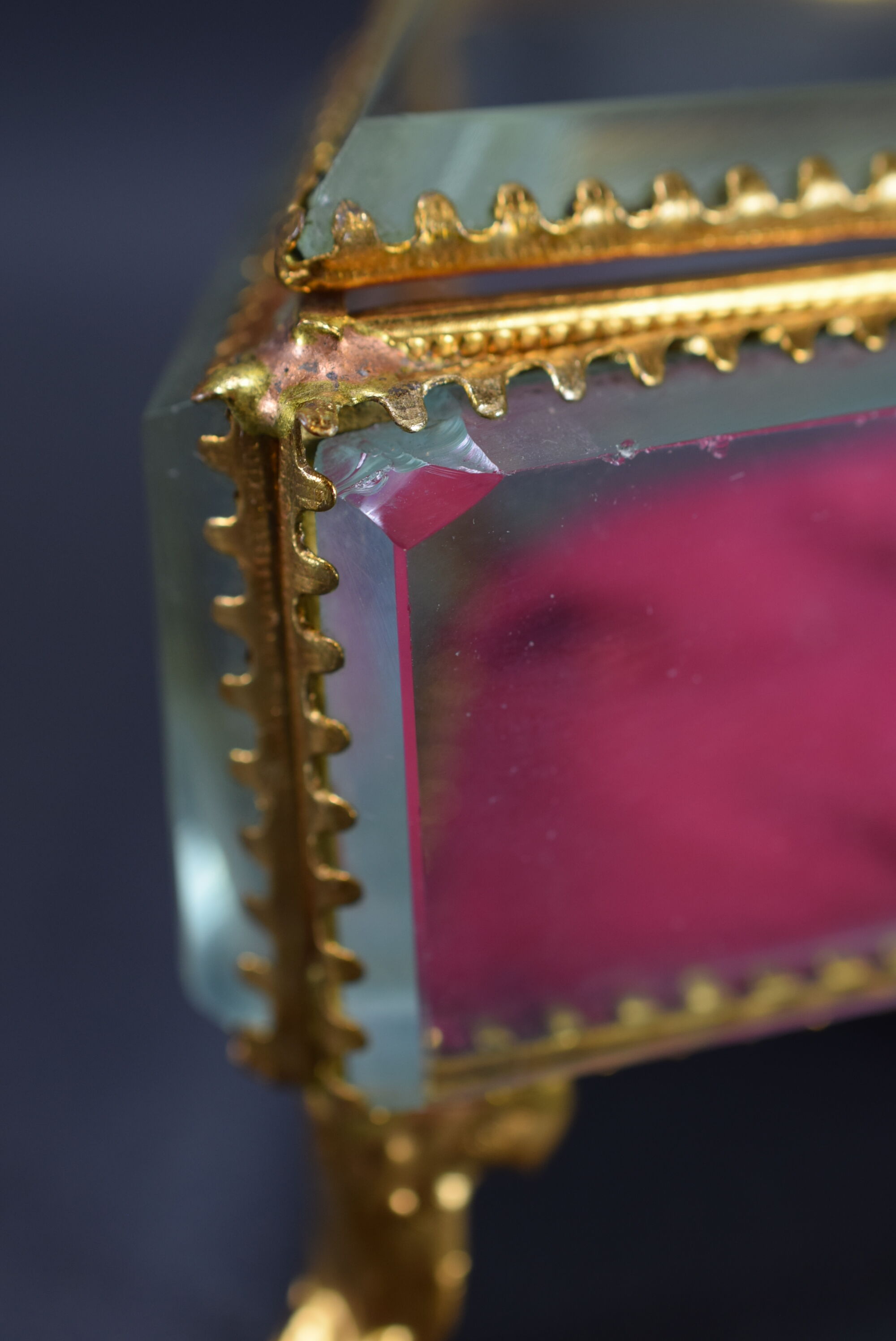 Jewelry box 1900 in beveled glass and brass