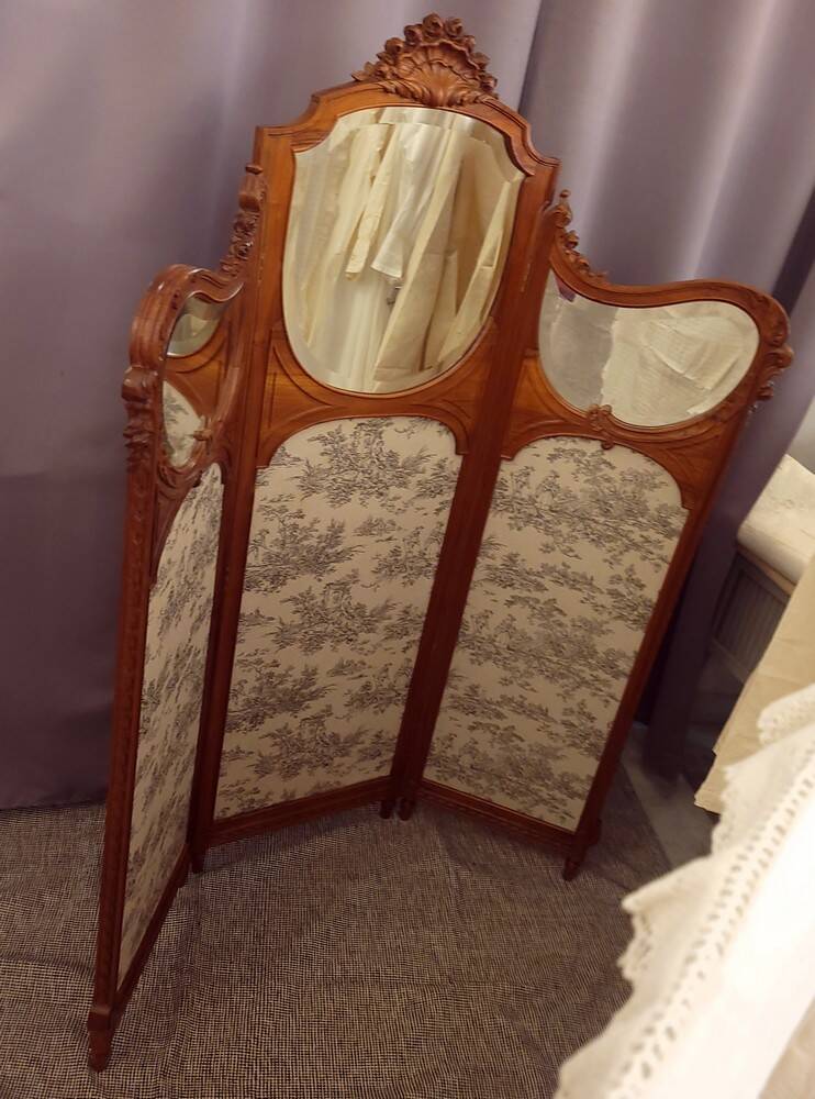 Louis XV screen, Toile de Jouy