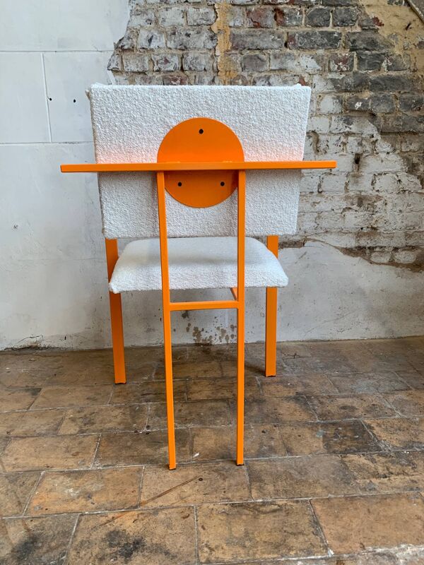 Paire de fauteuils postmodernes orange et tissu laine bouclée