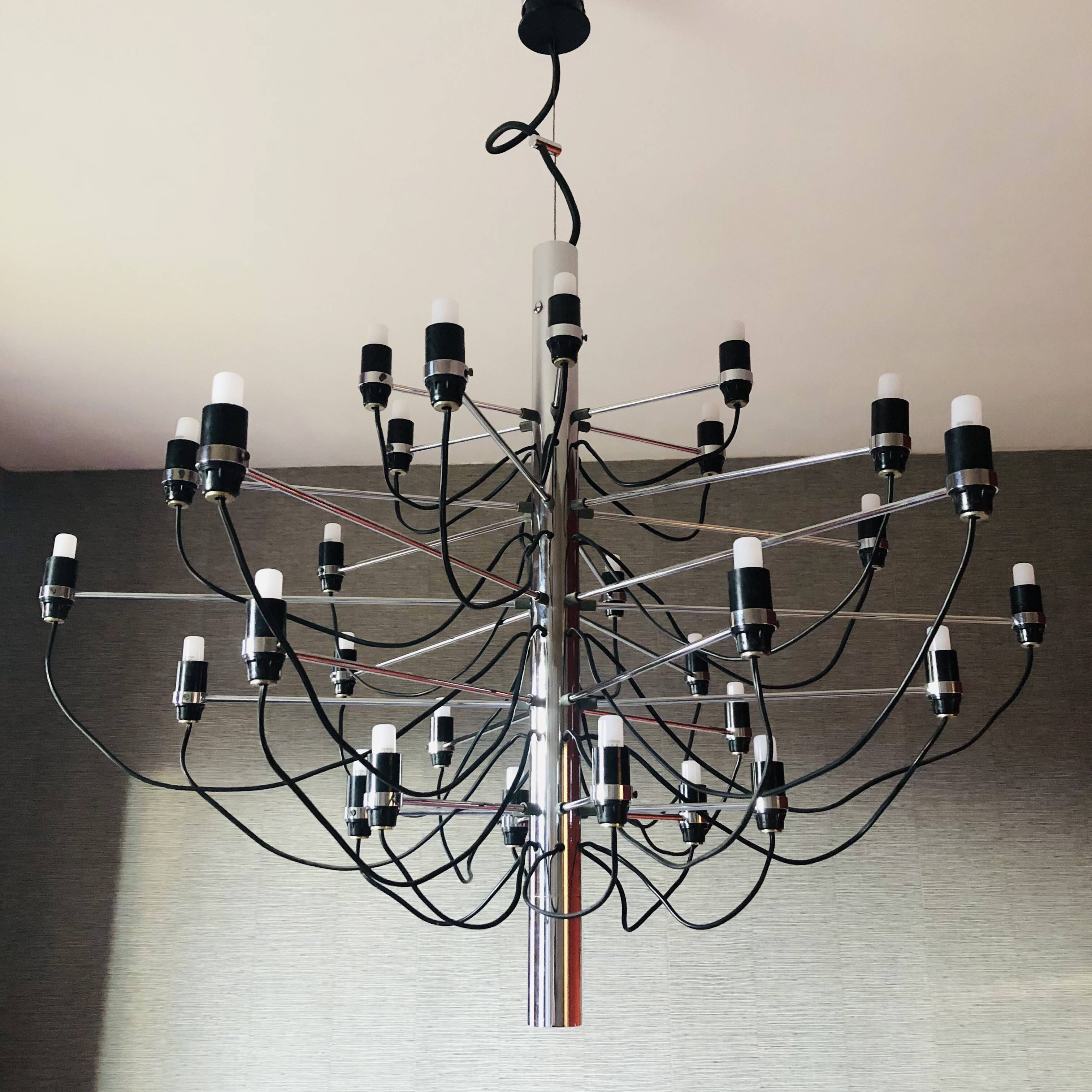 Chandelier light fixture Gino Sarfatti for Arteluce model 2097/30
