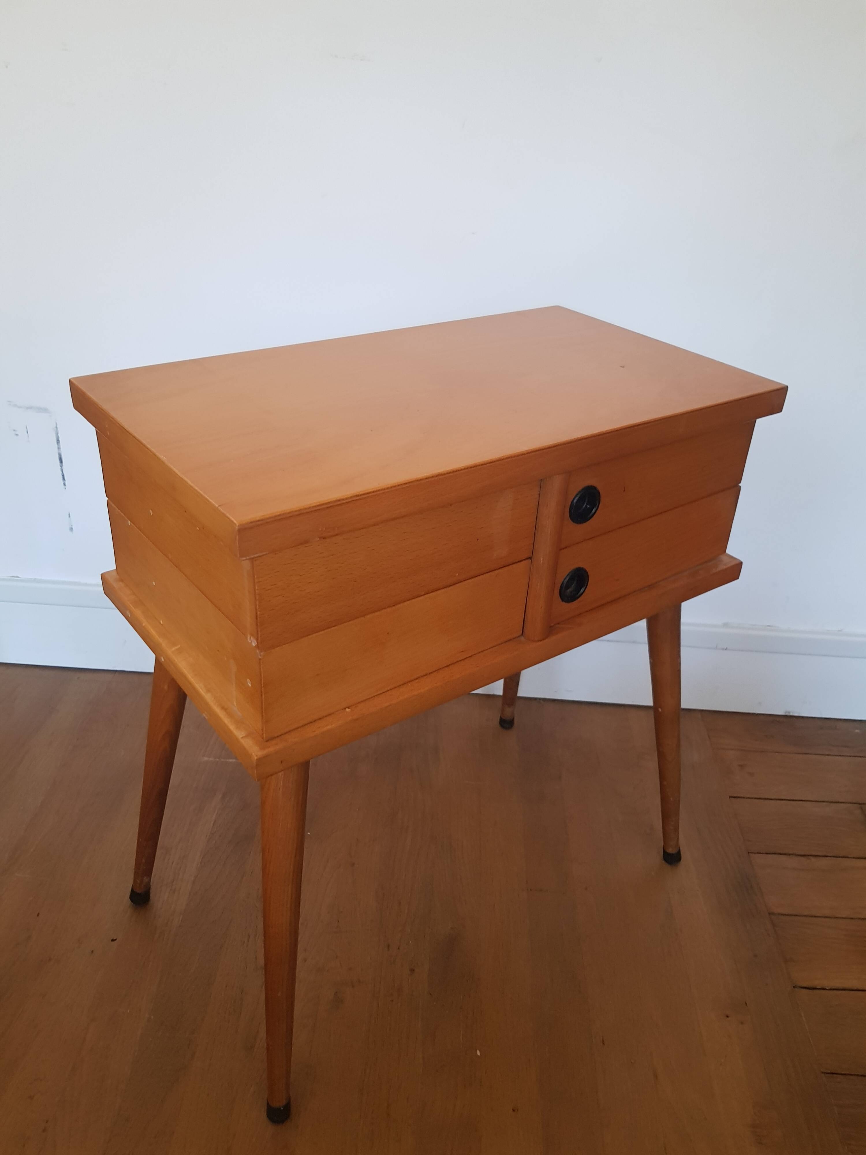 Table de chevet scandinave