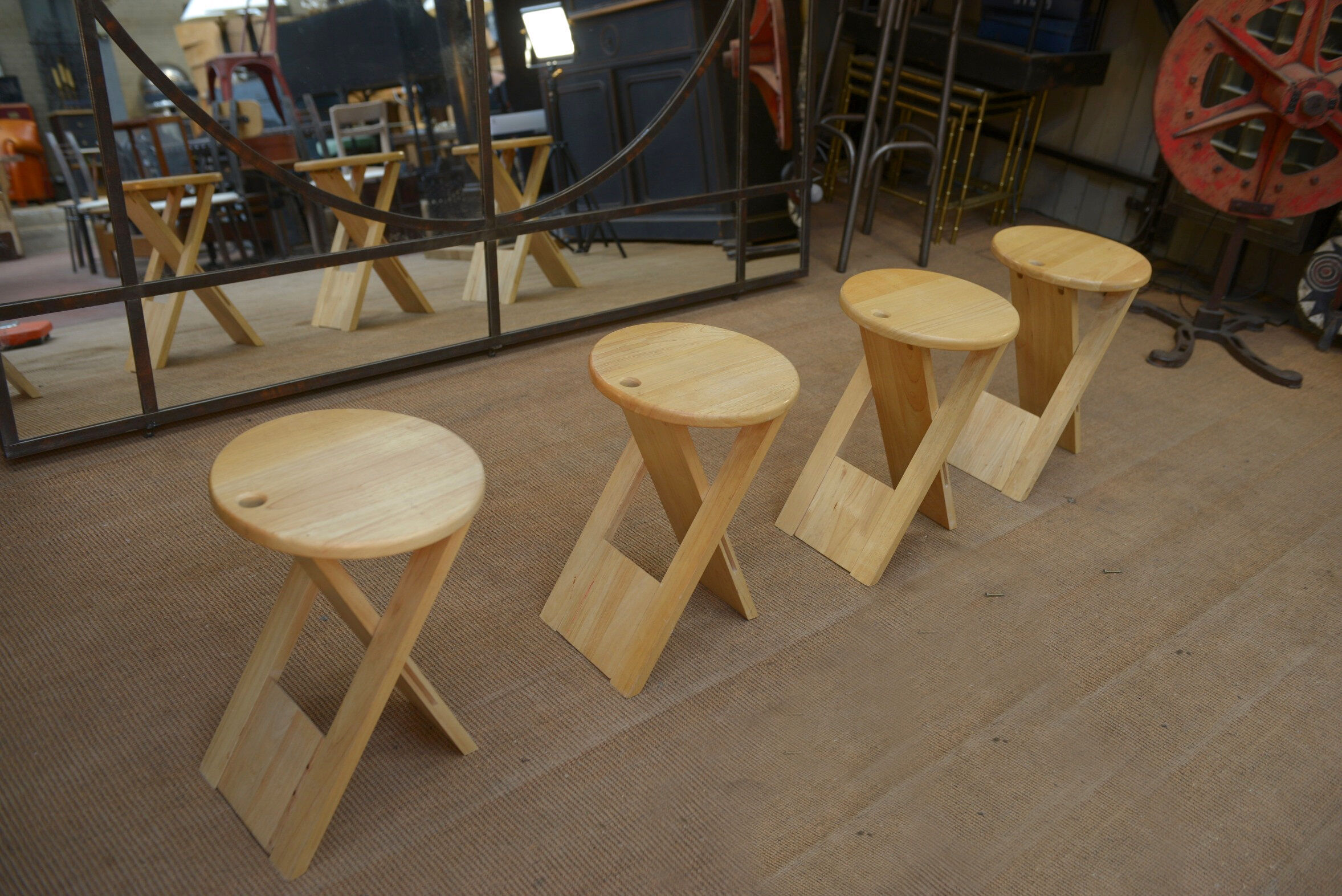 4 tabourets design pliants Adrian Reed, modèle Suzy
