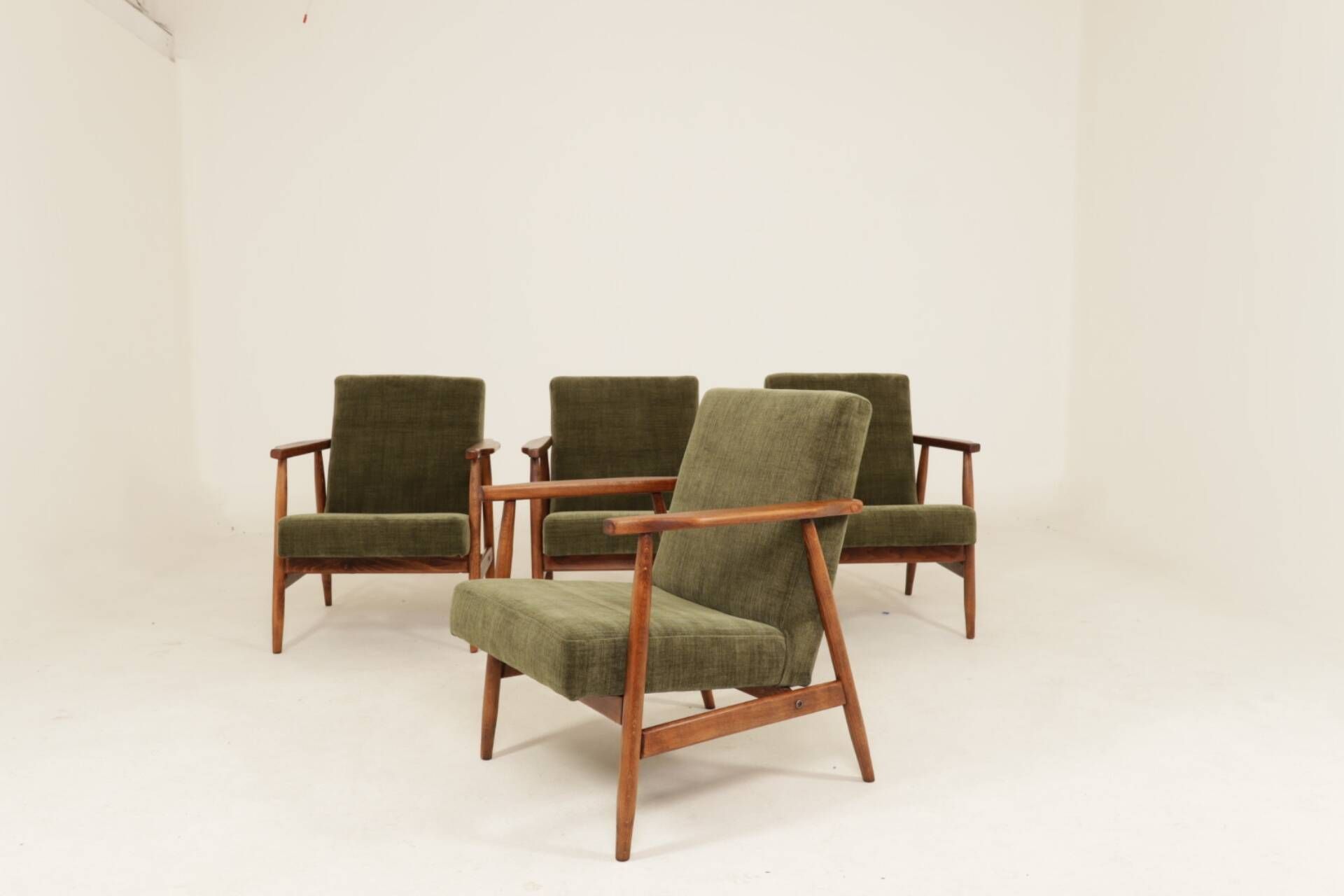 Ensemble de 4 Fauteuils Mid-Century Modern – Velours olive vert 
