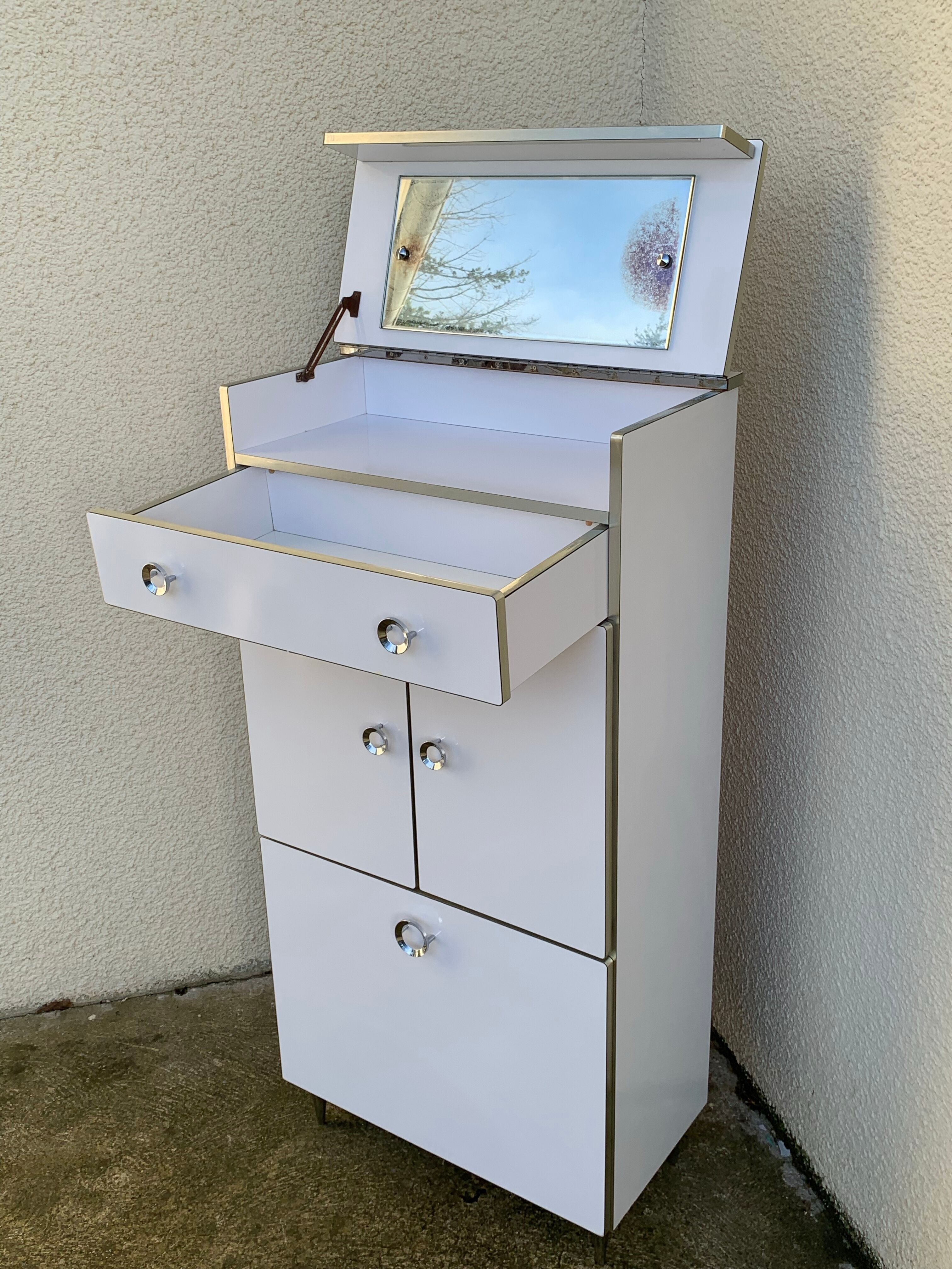 Vintage bathroom furniture Formica 1970