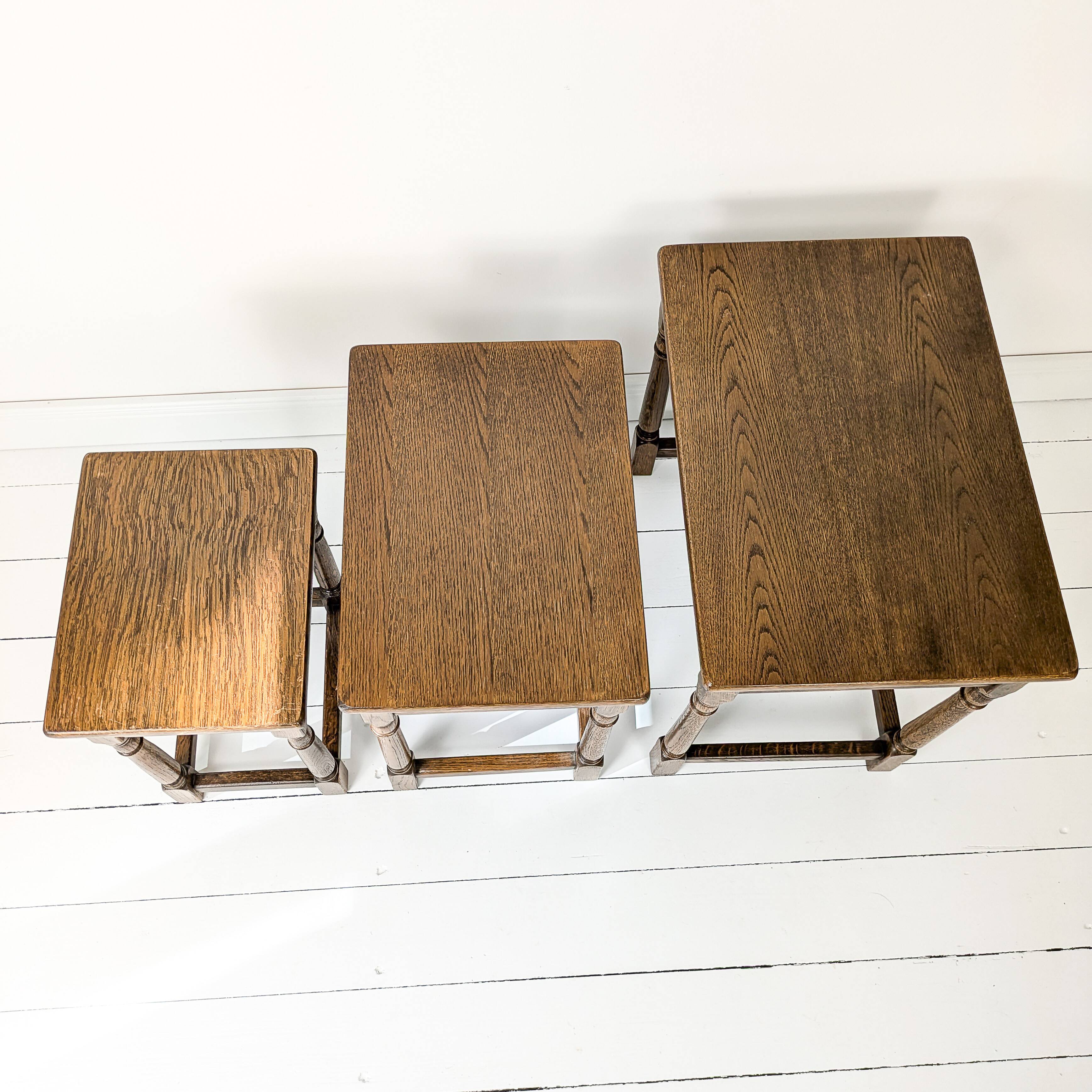 Lot de 3 tables d'appoint Mid Century Vintage en bois massif Landhaus Rustikal Banc de fleurs Tabour