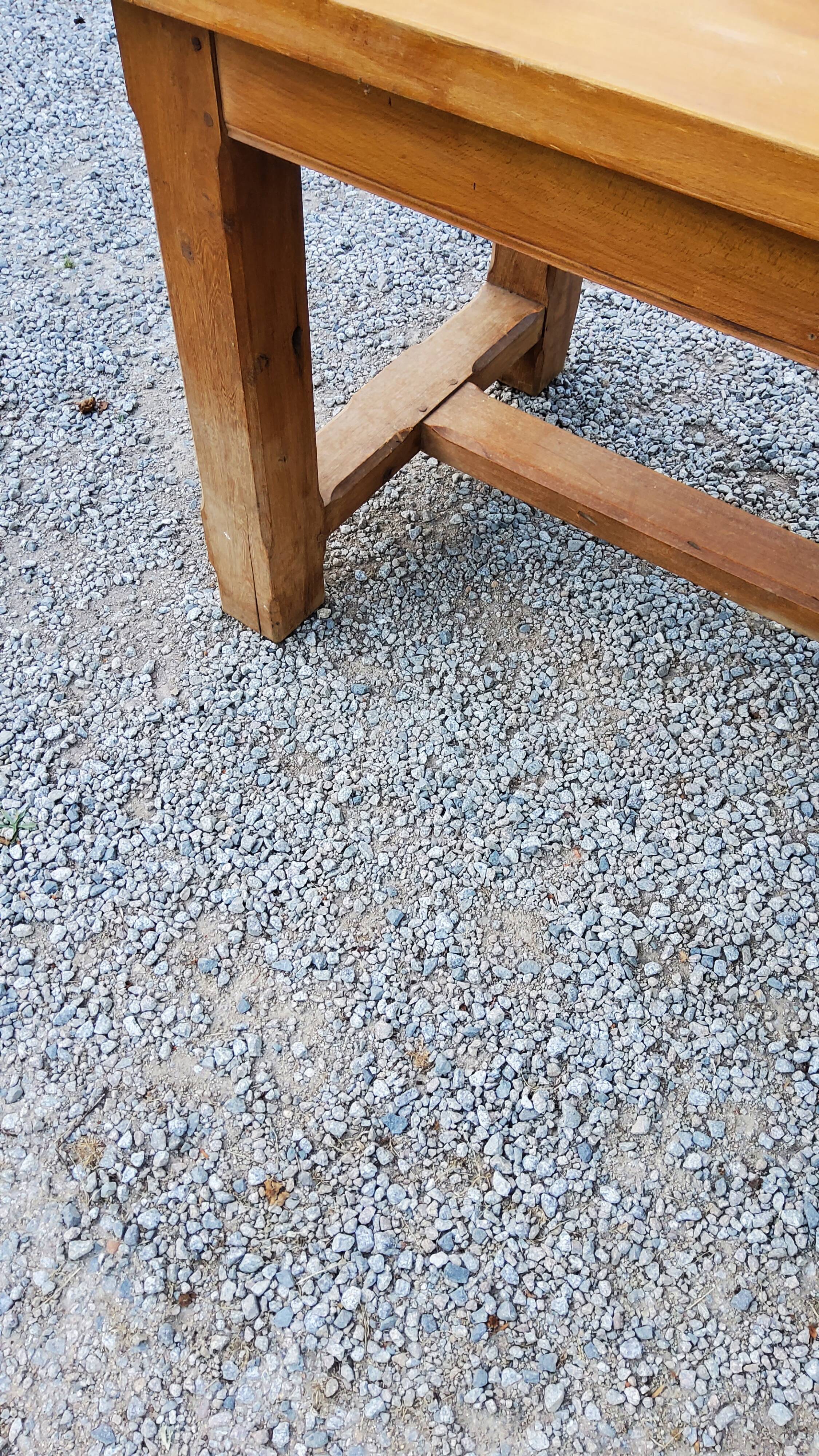 Table de ferme en hêtre et chêne 1 tiroir en ceinture 200cm