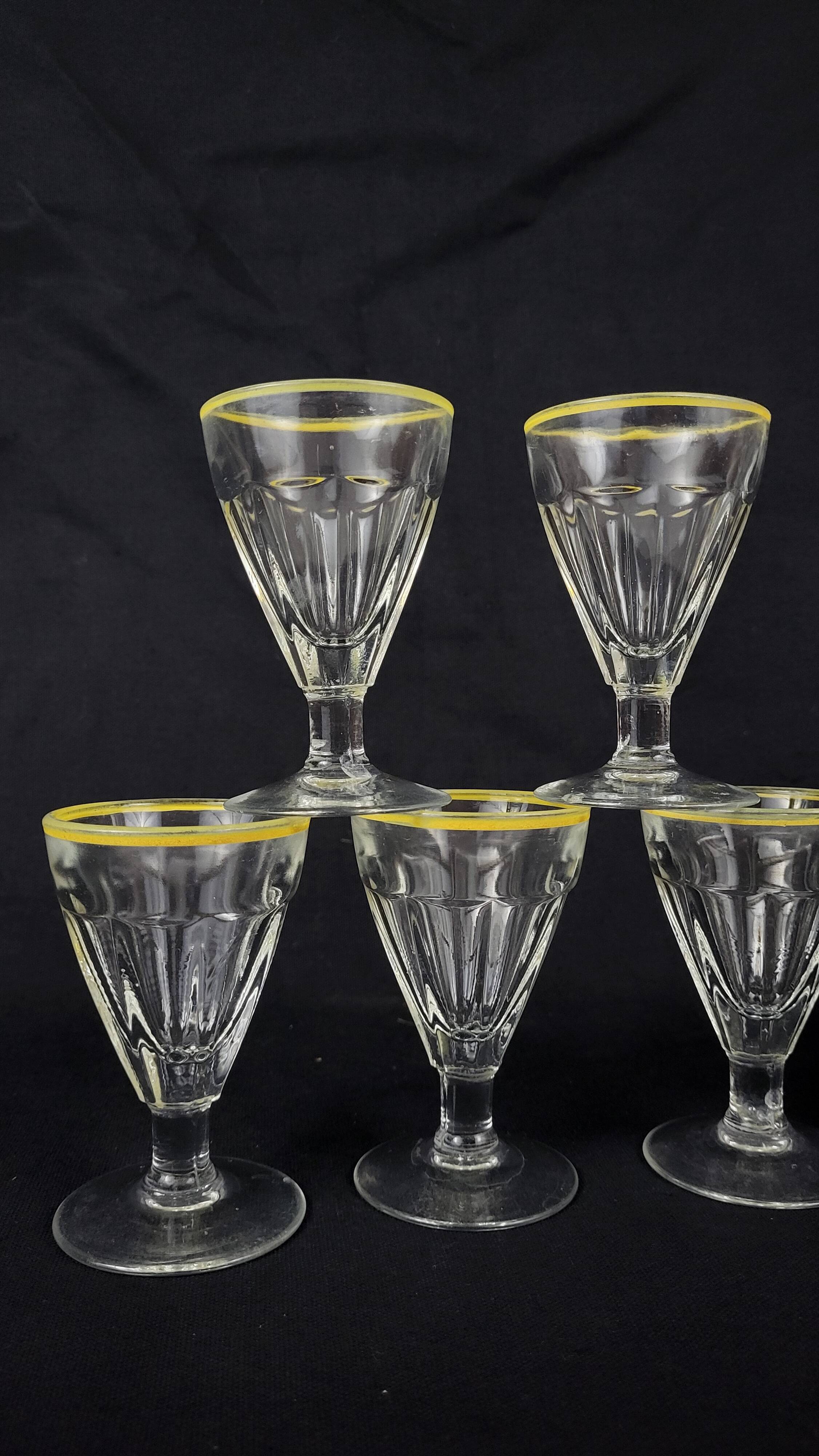 Set of 9 wine glasses cooked bistro counter 1950s