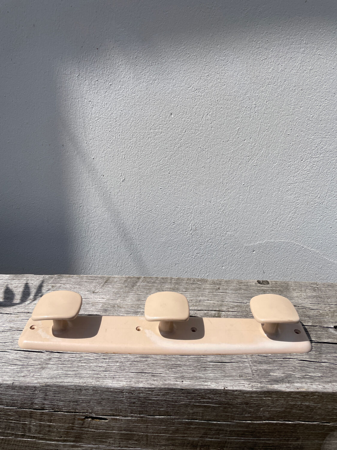 1950 Syla beige wall coat rack