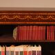 bibliothèque ouverte en acajou et incrustations