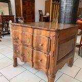 Antique 18th century chest of drawers