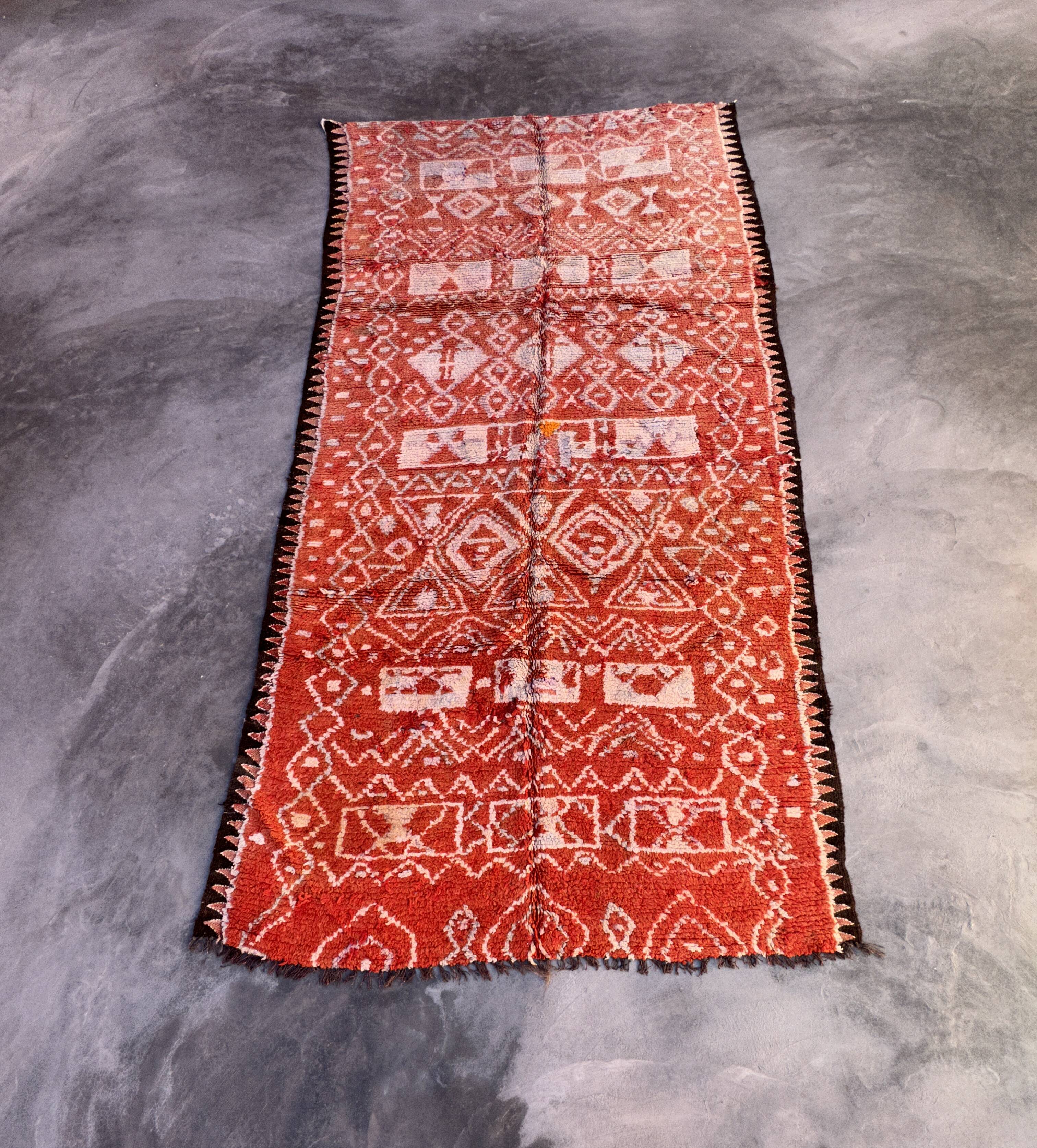 Red Boujad Moroccan rug - 281 x 158 cm
