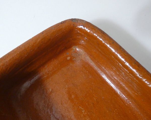 ancien plat à four en terre cuite vernissée réfractaire