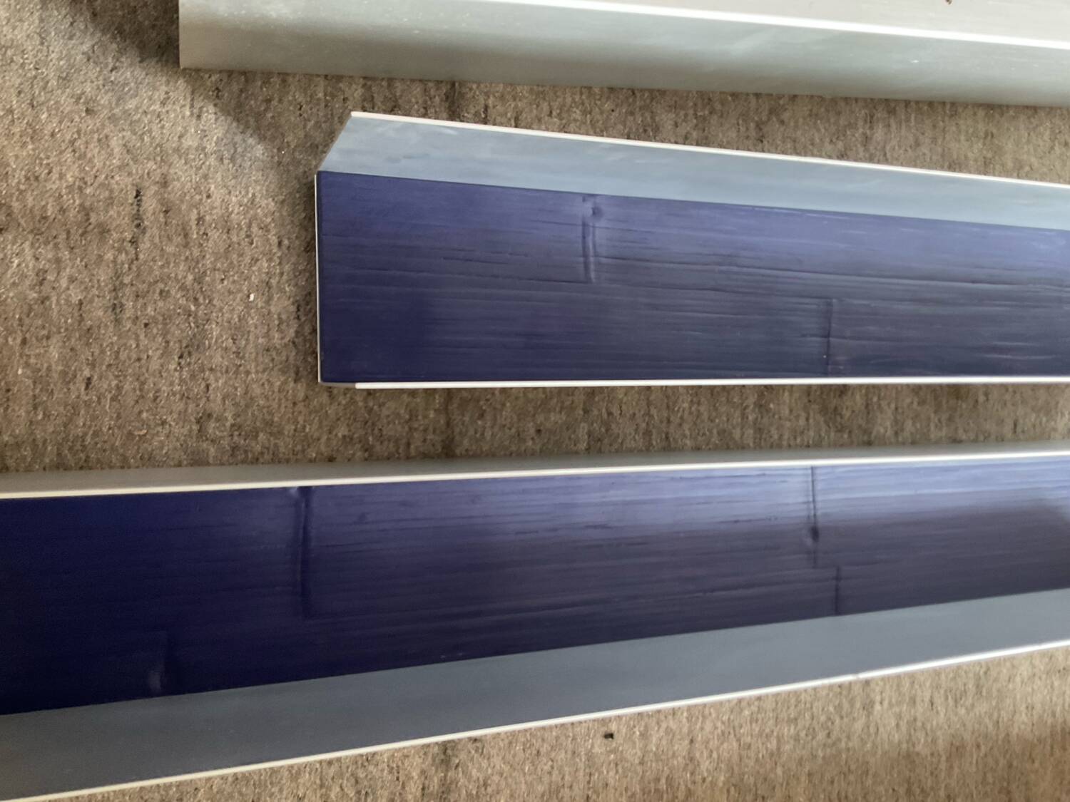 Series 3 contemporary wall-mounted bookcase shelves in aluminum and wood