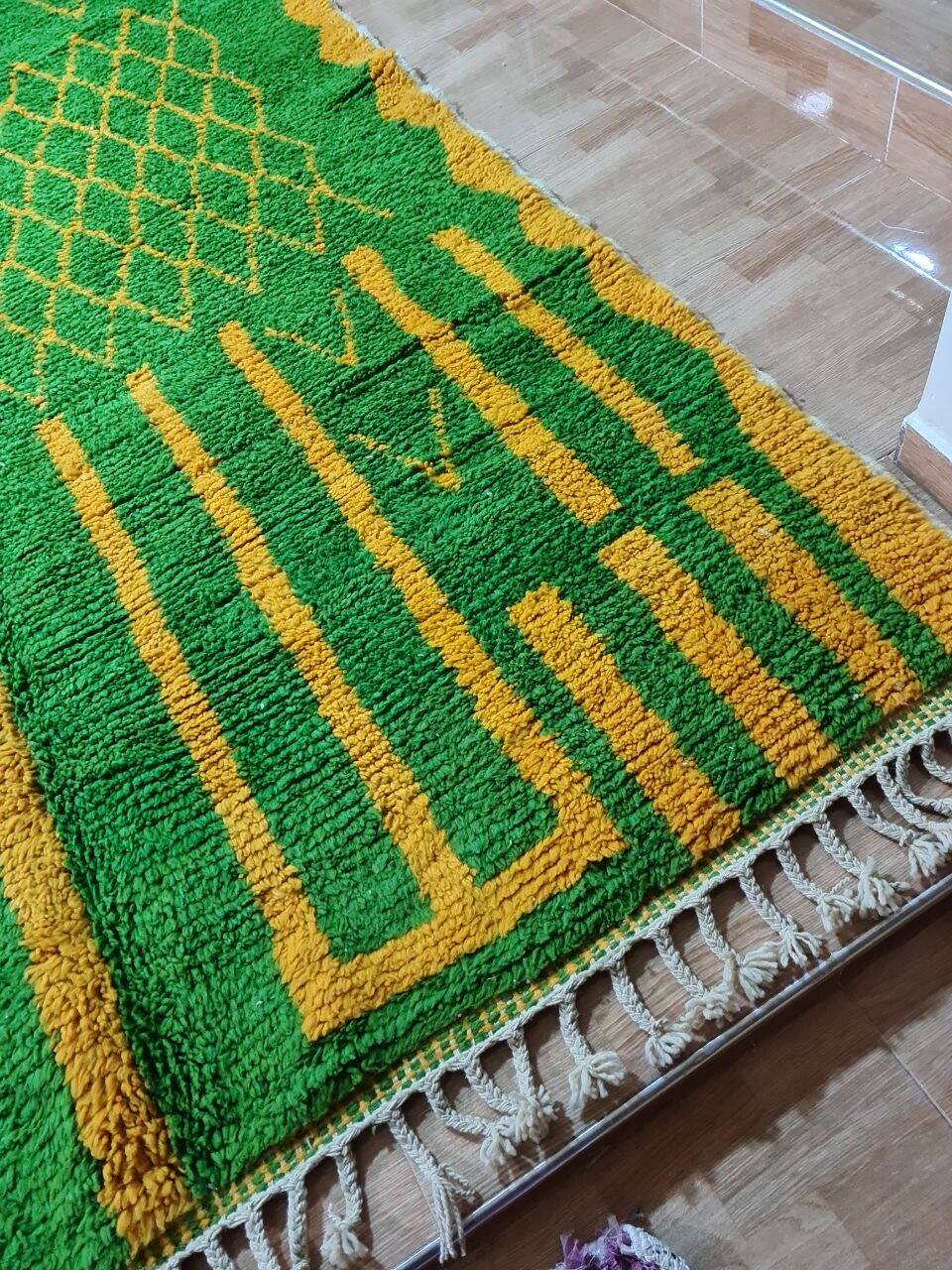 Moroccan Berber handmade rug – 300x200 cm – green and yellow wool