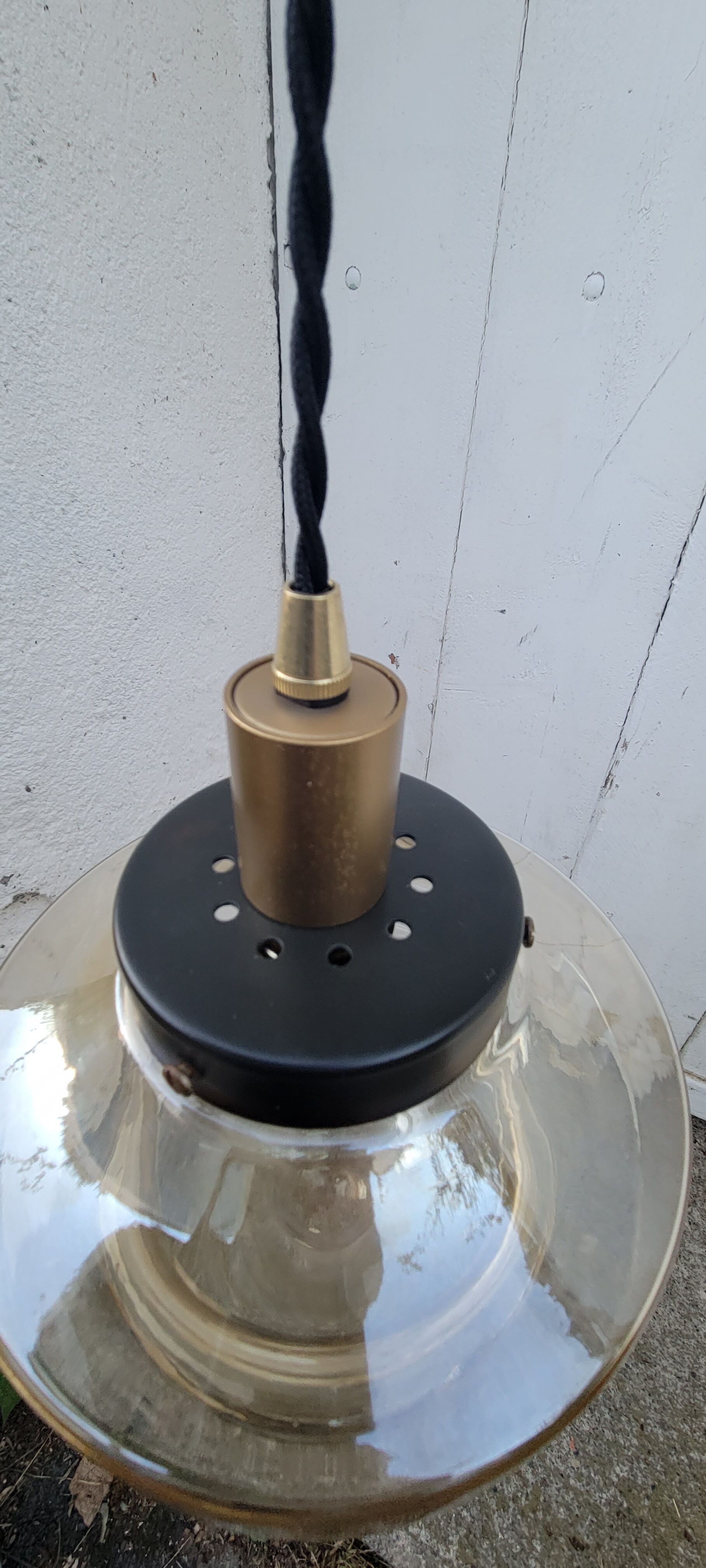 Amber glass pendant lamp