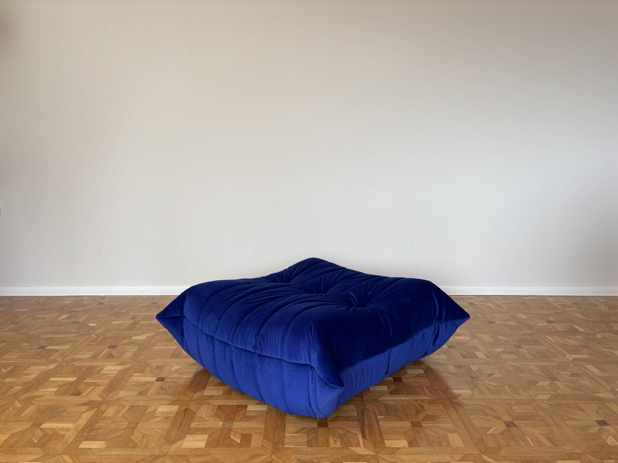 Canapé d'angle Togo avec pouf par Michel Ducaroy pour Ligne Roset