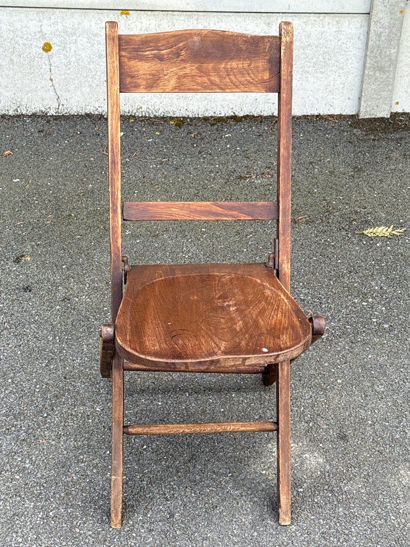 Folding chair – Vintage – Furniture – Patinated wood