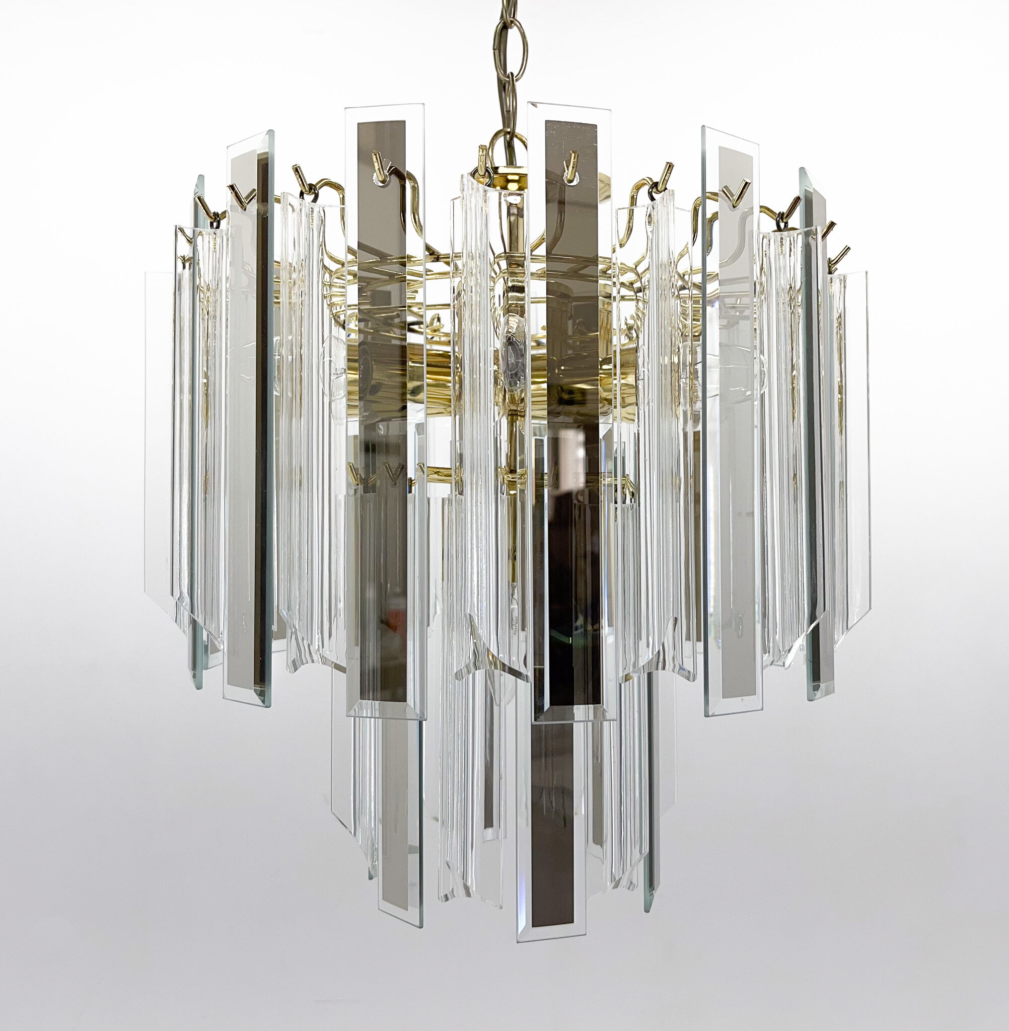 Lustre du milieu du siècle en laiton, verre et lucite, Autriche, années 1970