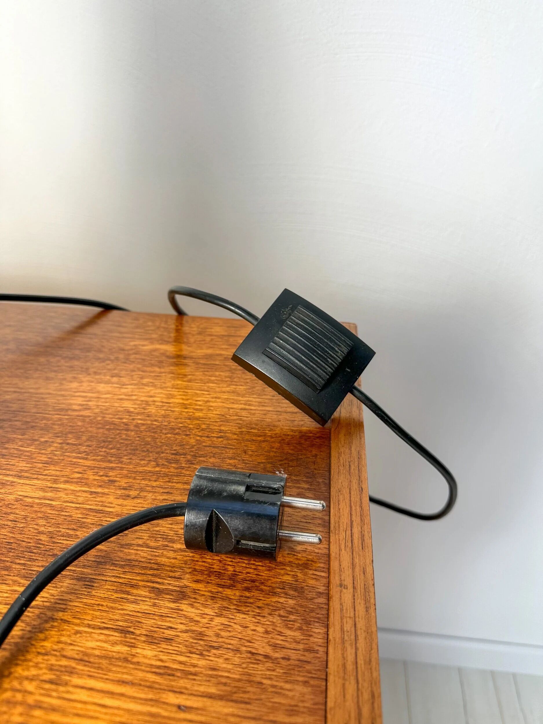 1970s Large Vintage Pipistrello Lamp by Gae Aulenti for Martinelli Luce
