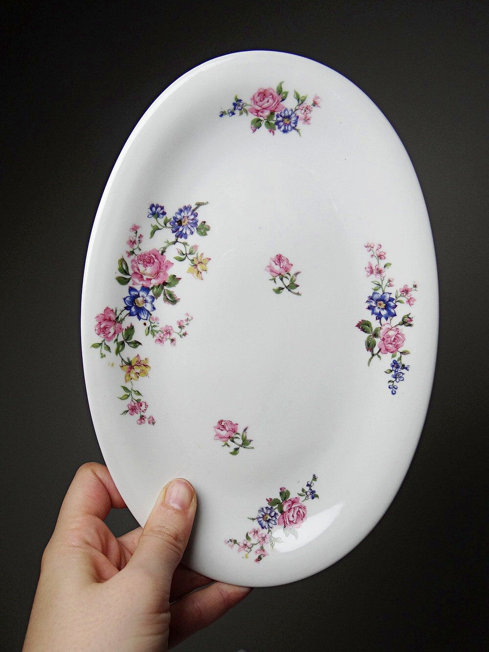 2 Bernardaud Limoges porcelain dishes with floral decoration from the 1920s to 1950s.