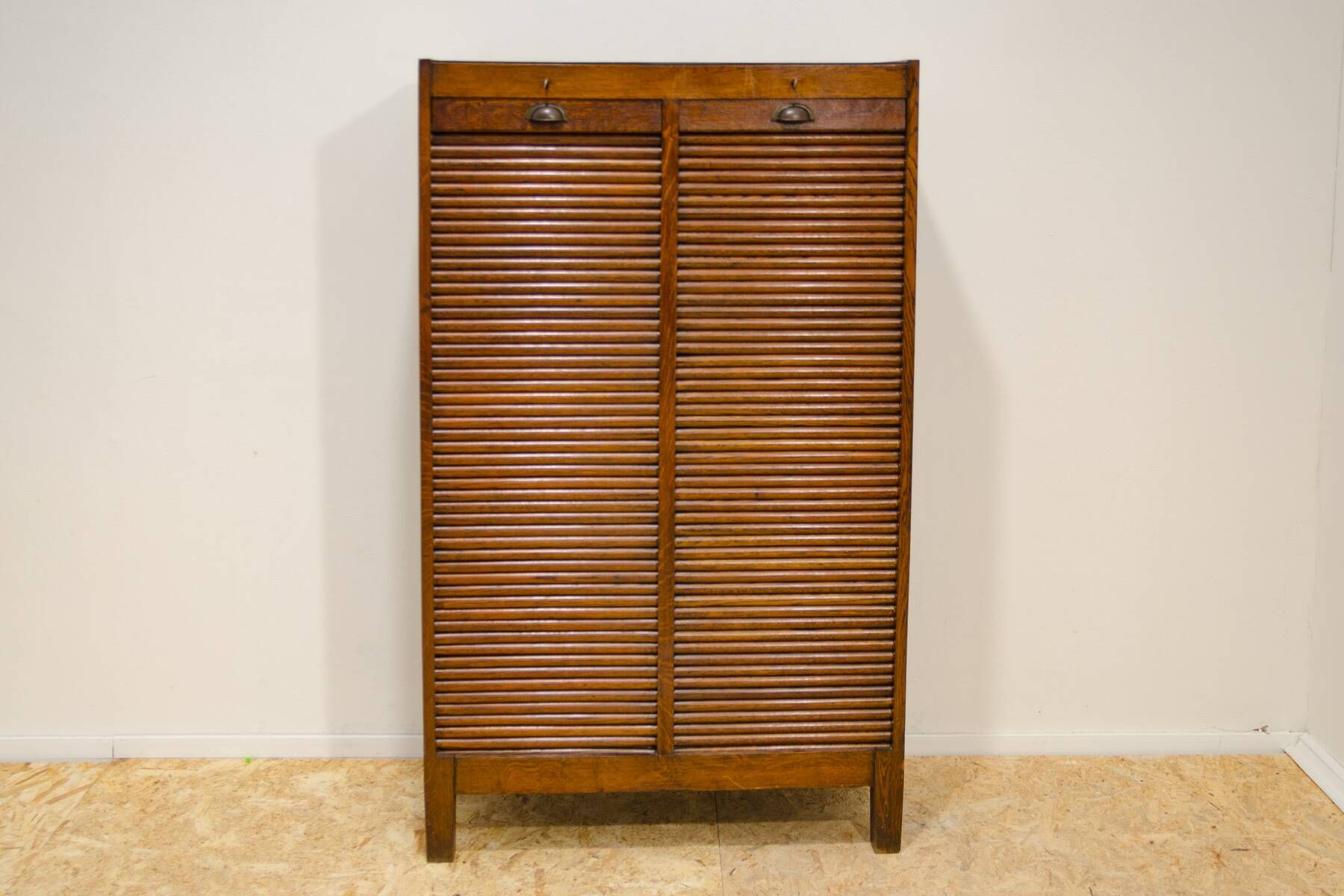 Armoire à stores moderniste, années 1930, Tchécoslovaquie