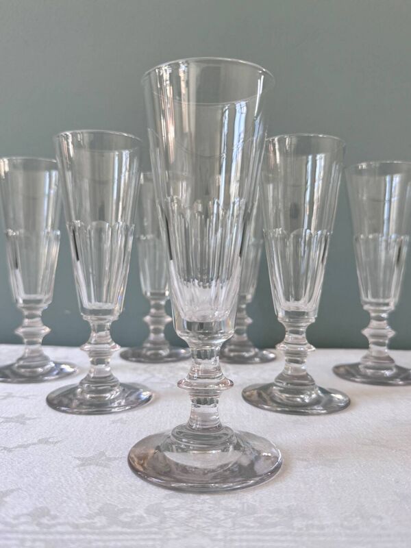 7 flûtes à champagne en cristal Baccarat