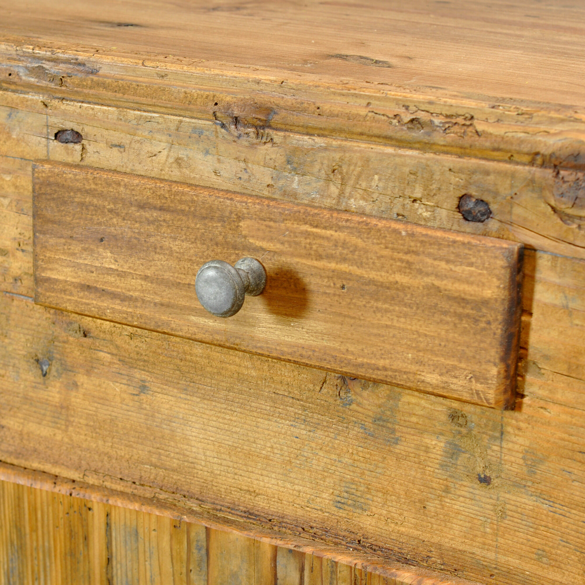 Cabinet en pin, vers 1920