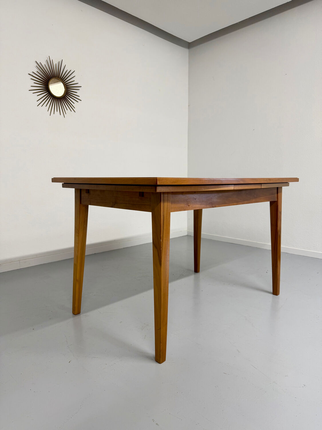 Table de repas à rallonges noyer massif design style scandinave an70