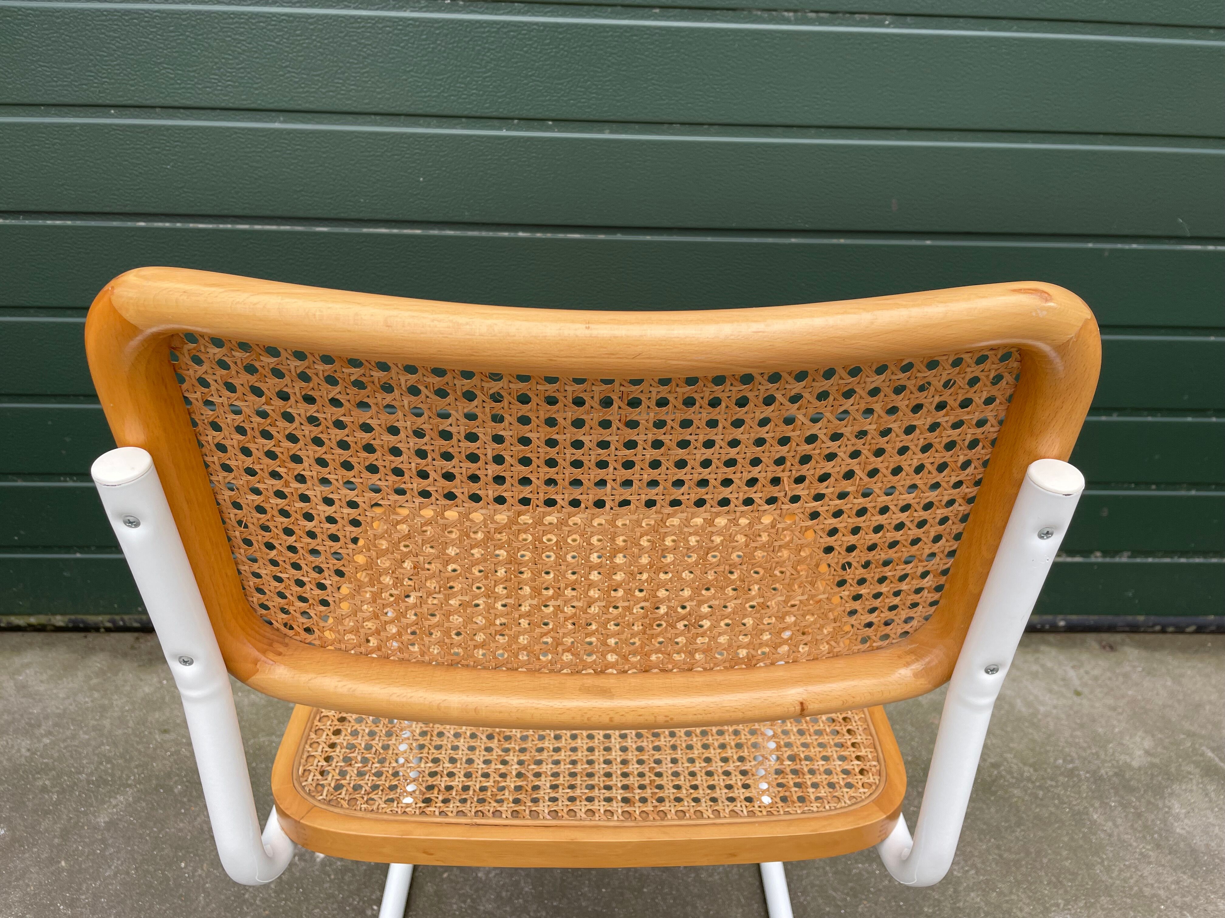 Set of 4 Cesca b32 model chairs in white by Marcel Breuer