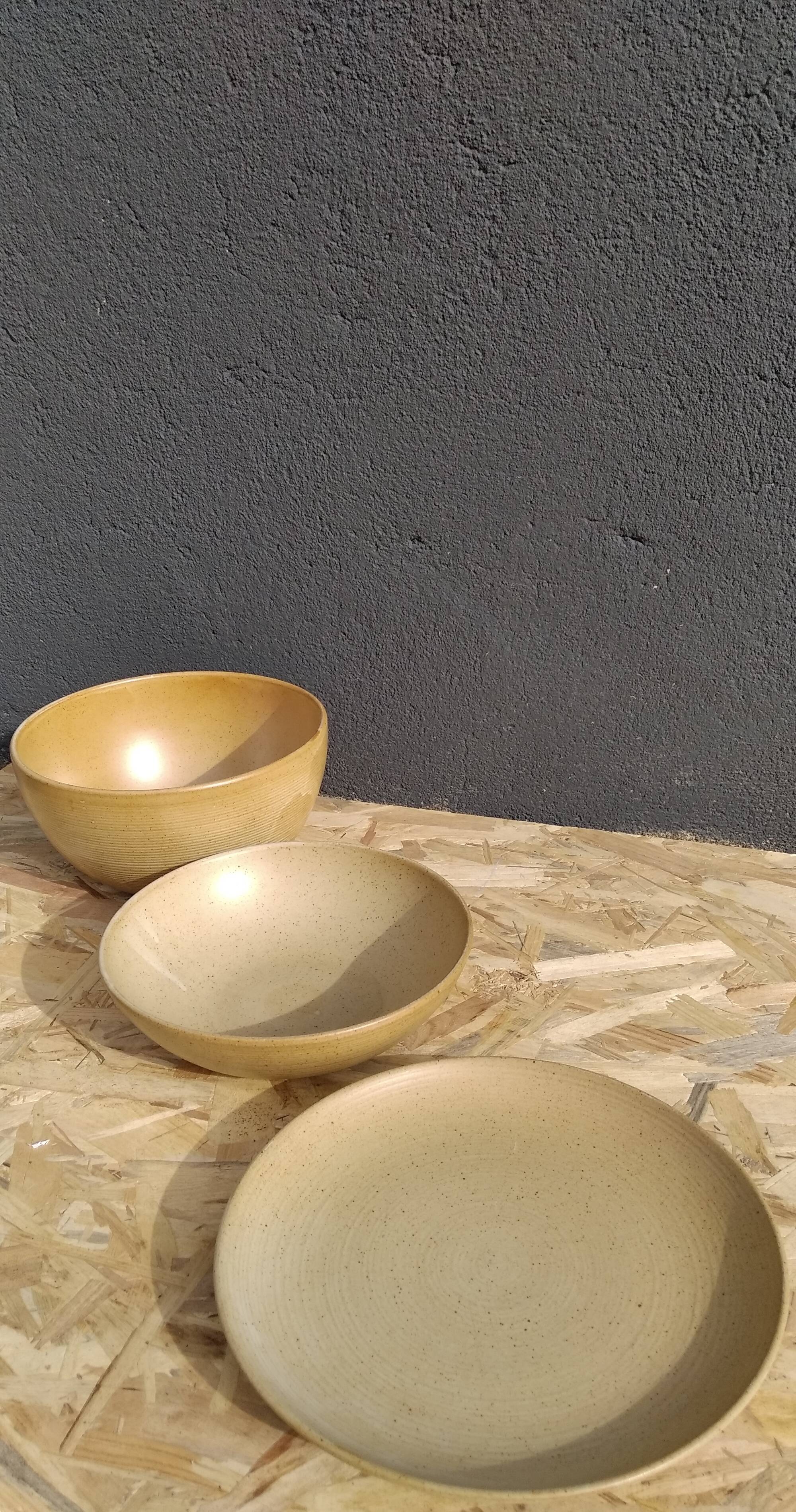 3 courses/salad bowls Grès Village France