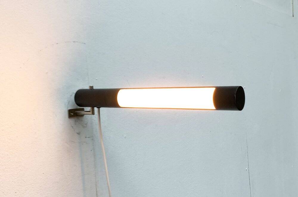 Mid-century minimalist wall lamp by Egon Eiermann for Beisl, 1960s.