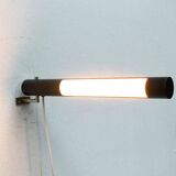 Mid-century minimalist wall lamp by Egon Eiermann for Beisl, 1960s.