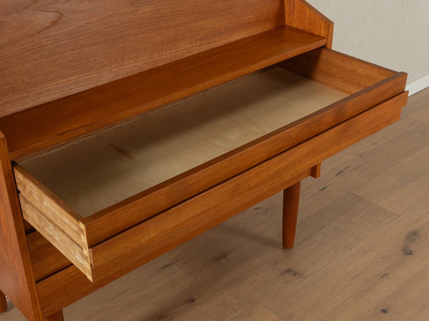 Bureau des années 1960, Rooval