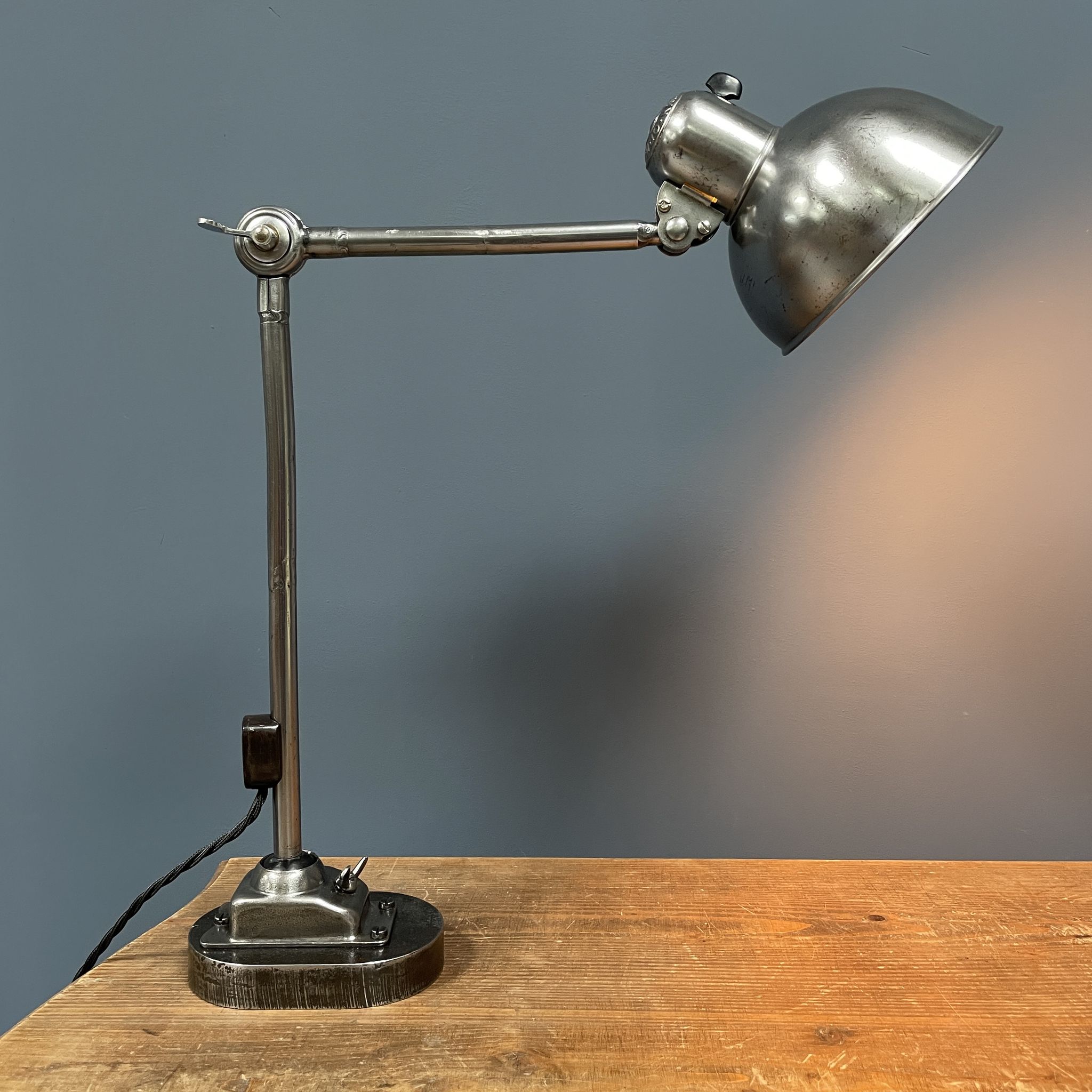 Lampe de table d’atelier Kaiser idell modèle 6726 polie des années 1930