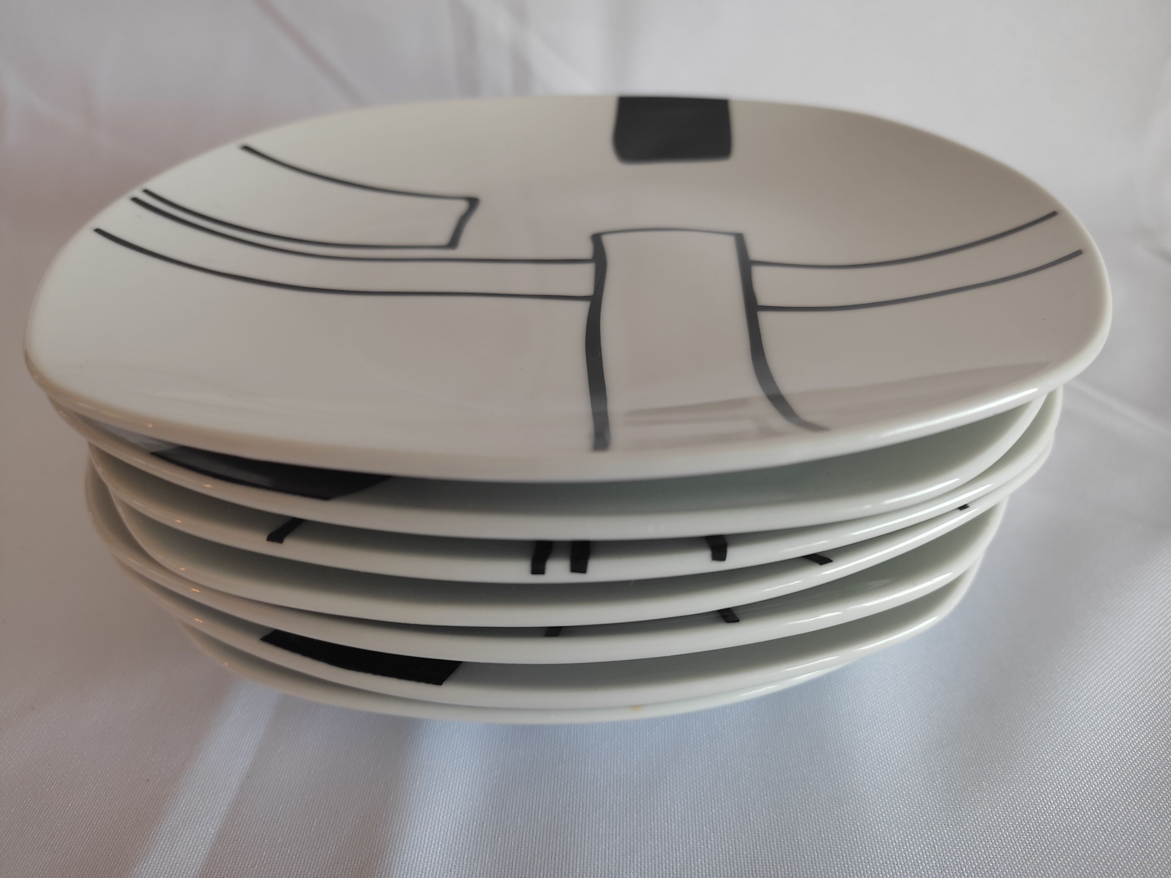 Lot assiettes art moderne