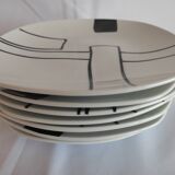 Lot plates modern art