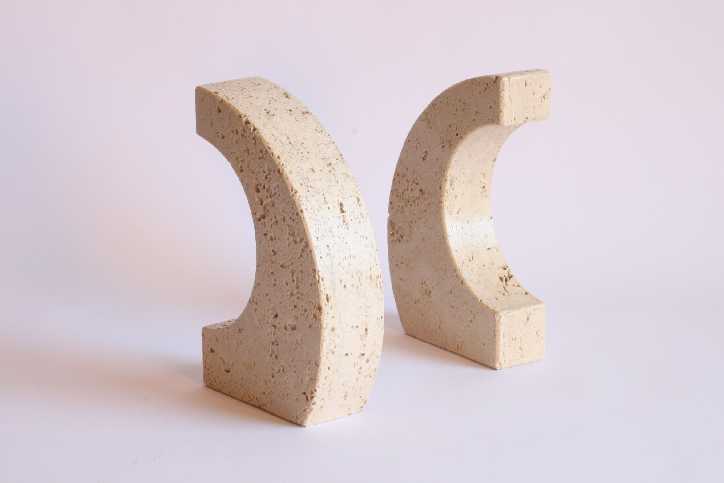 Travertine arc bookends by Fratelli Manelli, Italy 1960s.