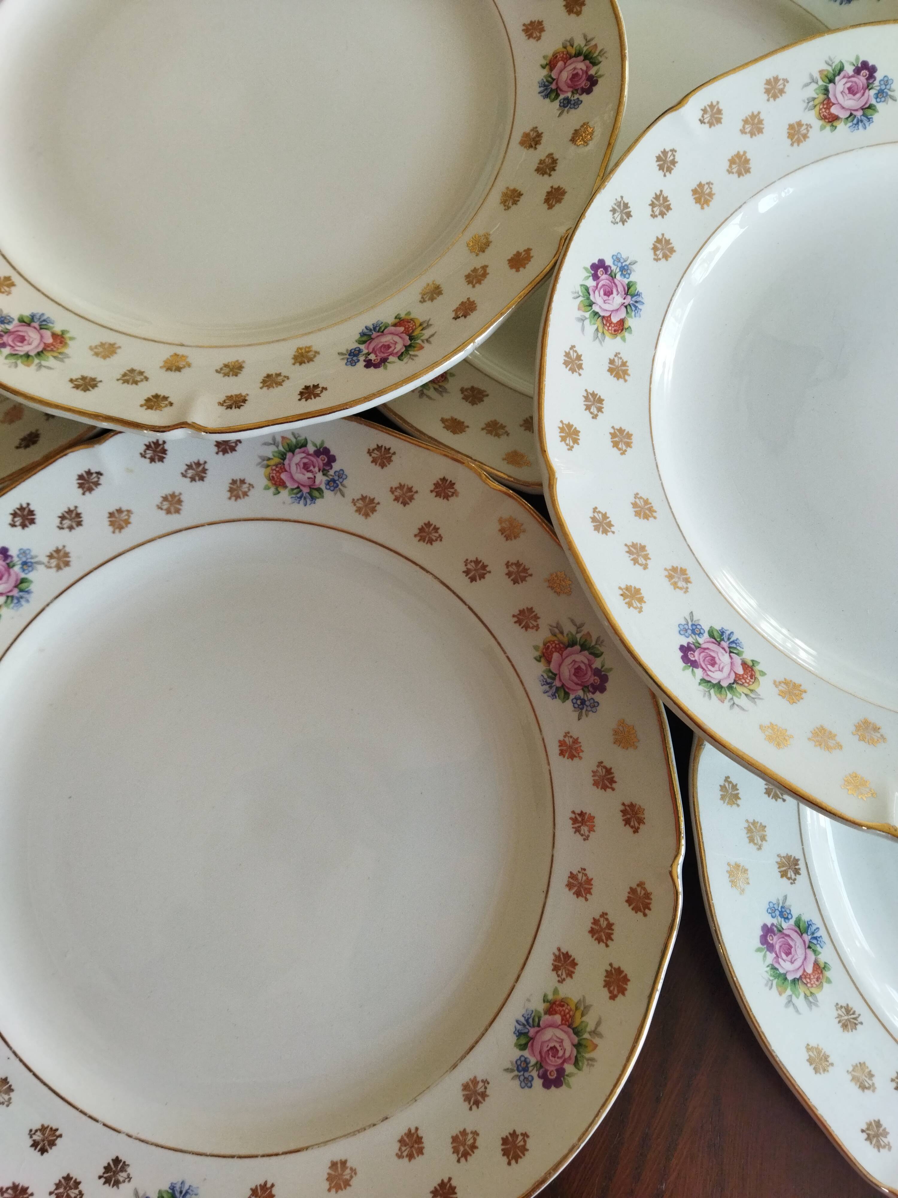 Six assiettes plates Céranord St Amand "Royal"