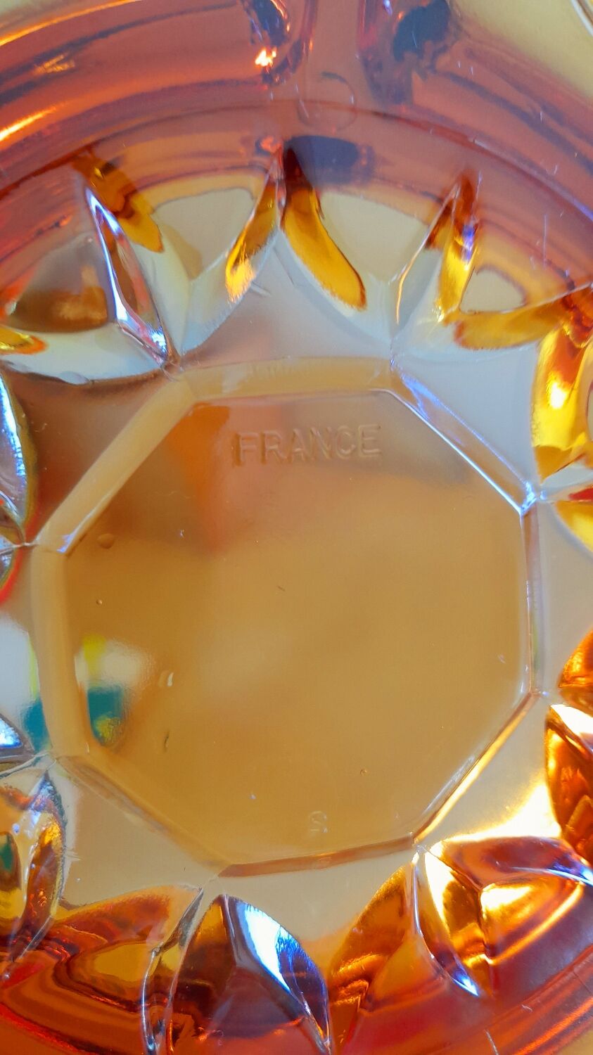Servant cup in amber glass for aperitifs