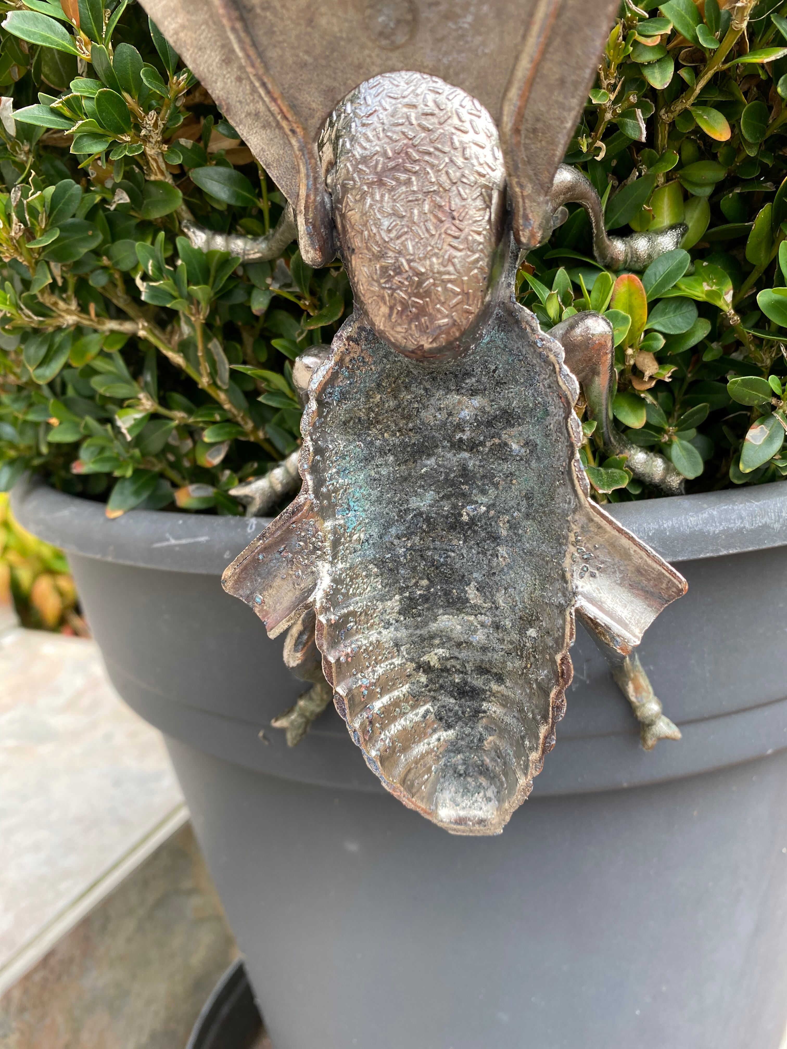 Silver metal fly ashtray