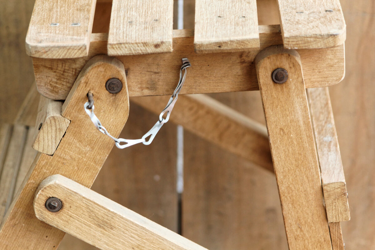 Folding wooden stepladder