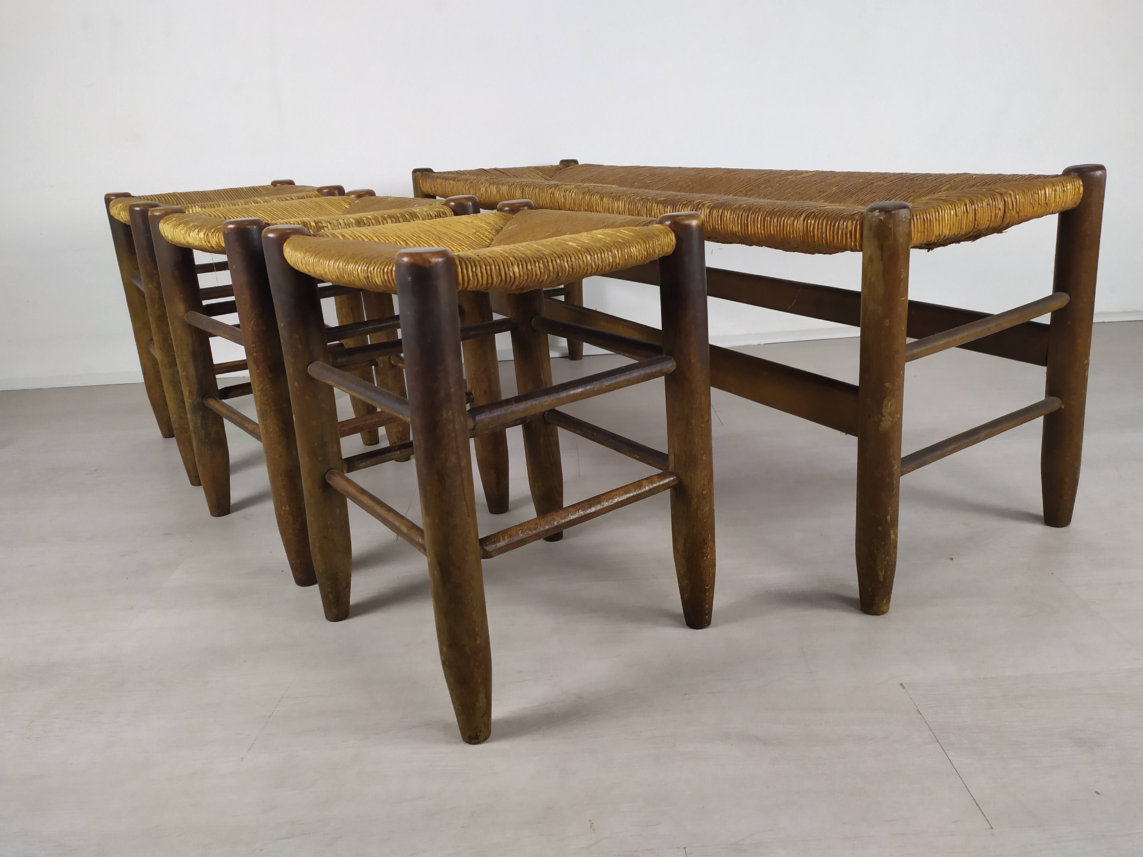 Tabourets et banquette paillé