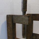 Bookends wood joints for shelf