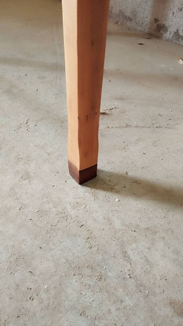 Petite table en bois