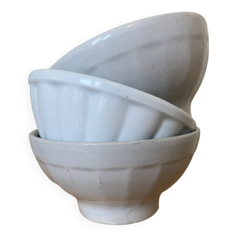 Set of 3 Old Vintage White Ribbed Ceramic Bowls
