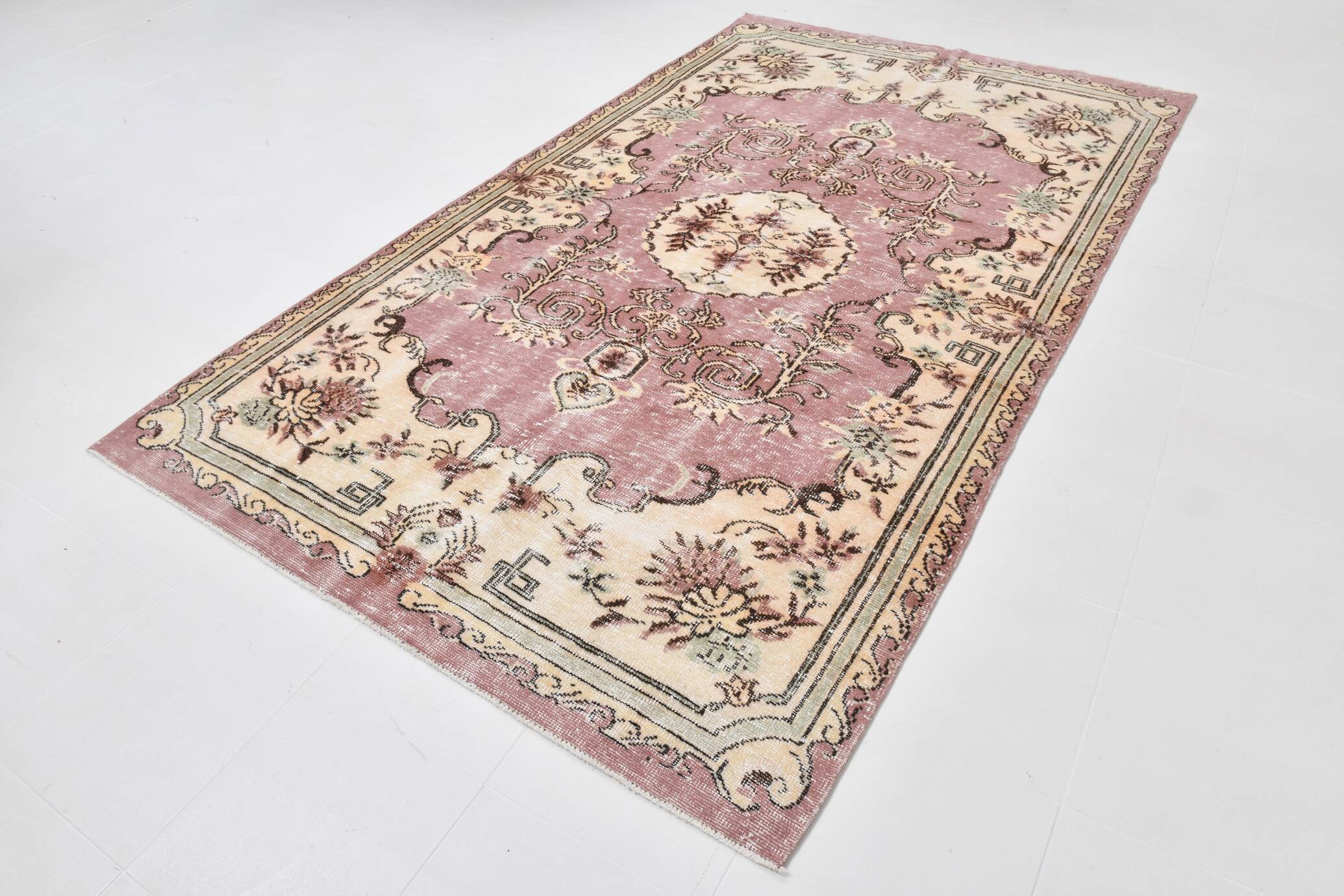 Rare Tapis Vintage Anatolie | Rose Antique & Crème Floral Rug, 185x314 Cm