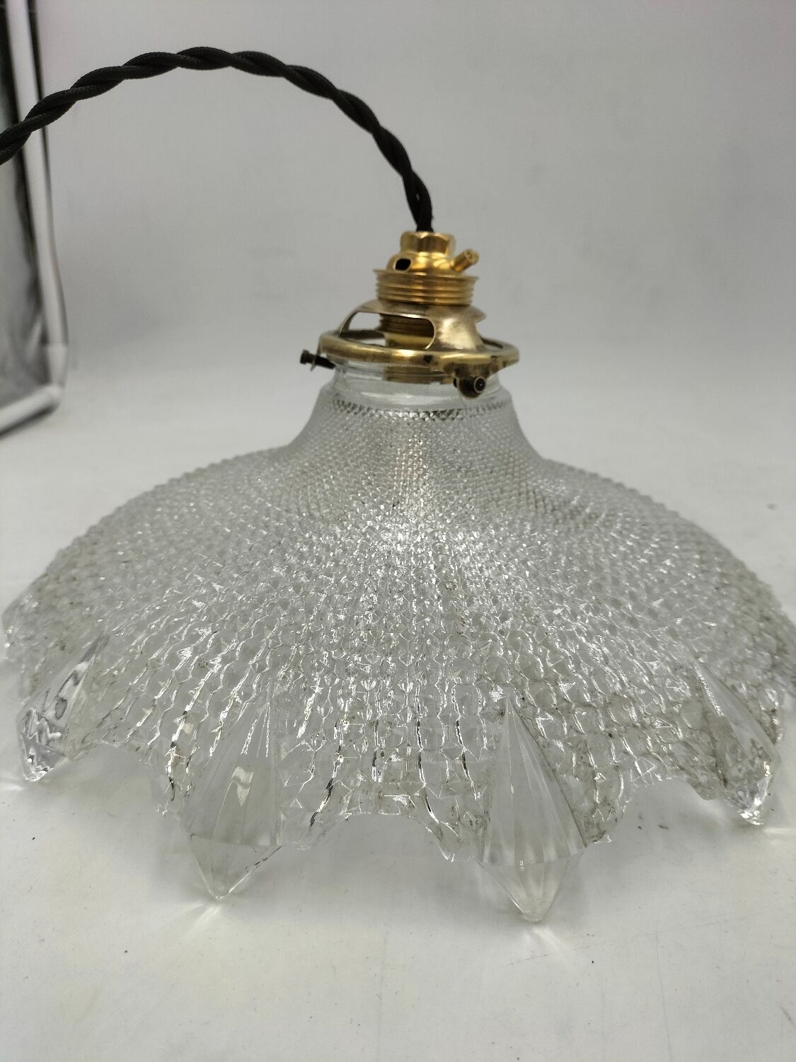 Paire suspensions en verre holophane
