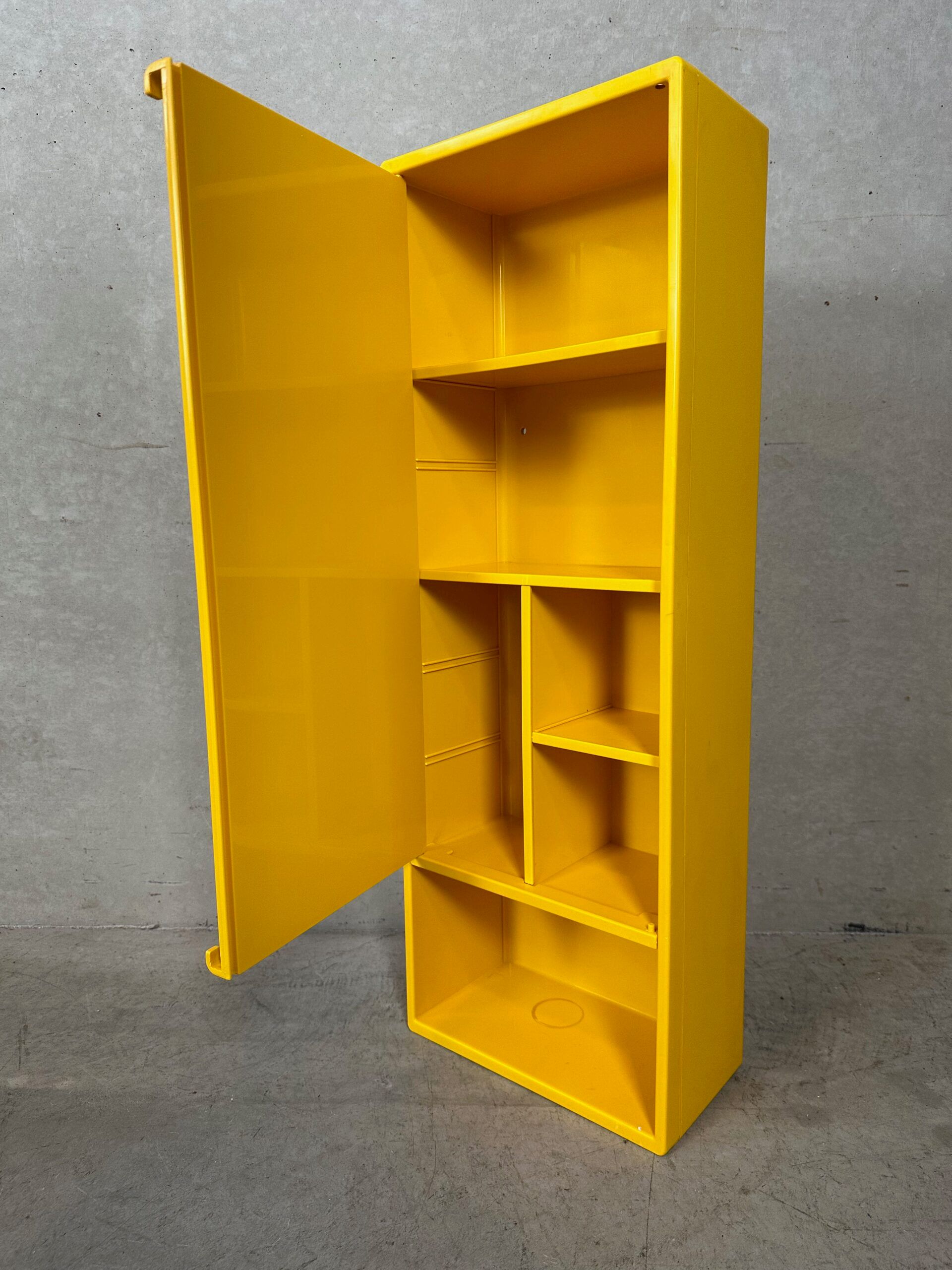Vintage yellow medicine cabinet – olaf von bohr – gedy italy