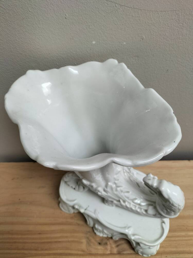 Vase empire en porcelaine