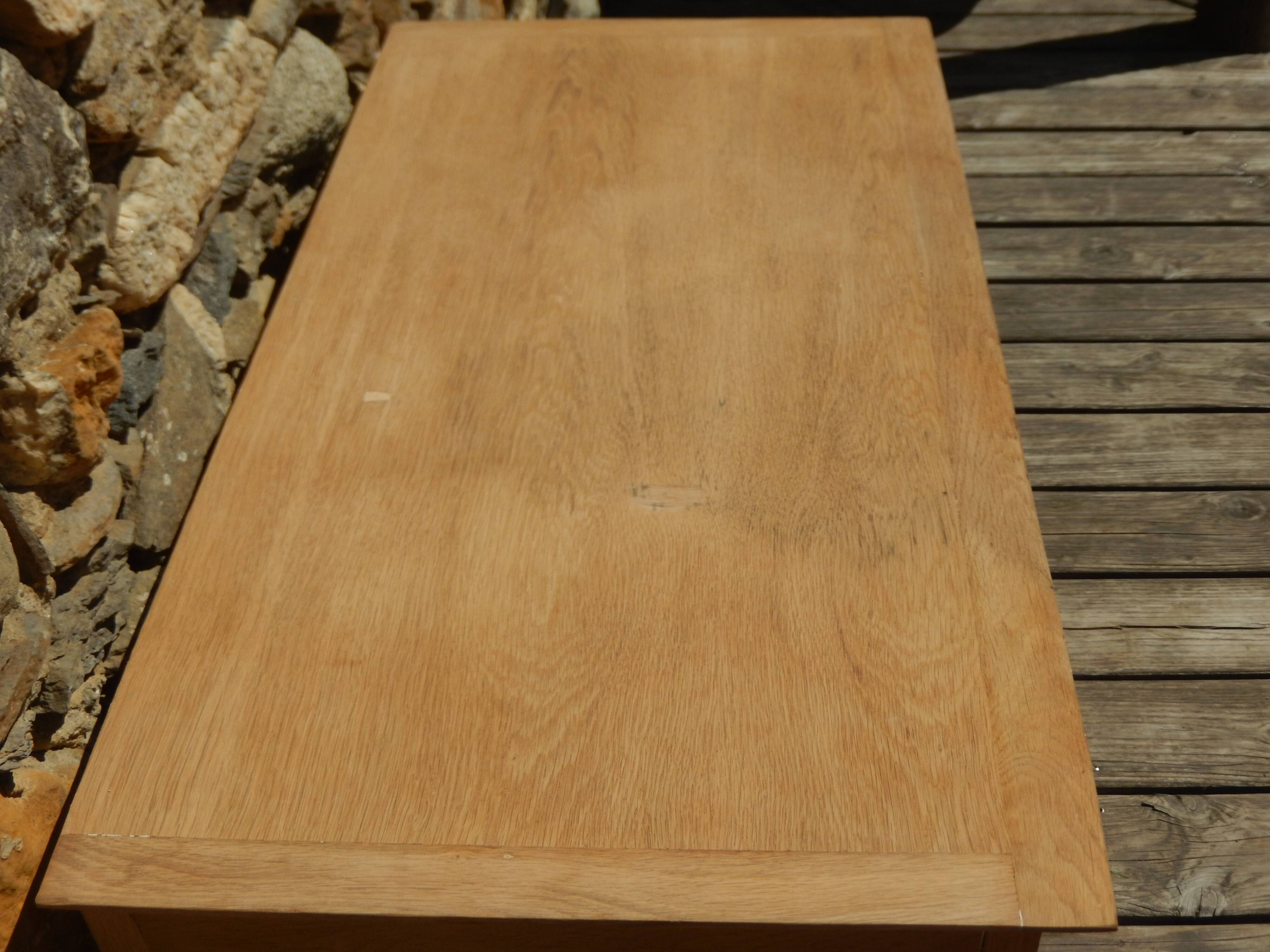 Très charmante petite commode en chêne à pieds compas style scandinave